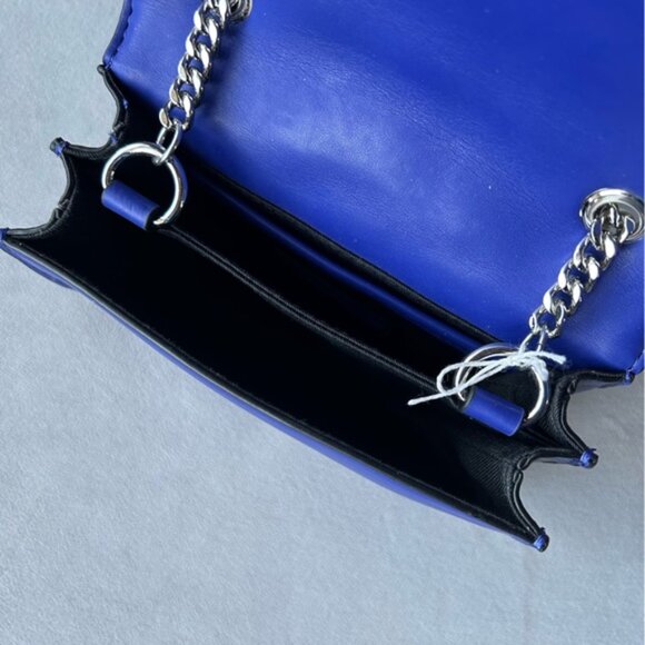 French Connection ~ Laine ~ Quilted Mini Crossbody Bag ~ Blue with Silver Chain - Picture 5 of 10